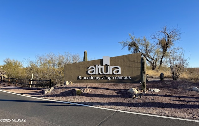 view of community / neighborhood sign