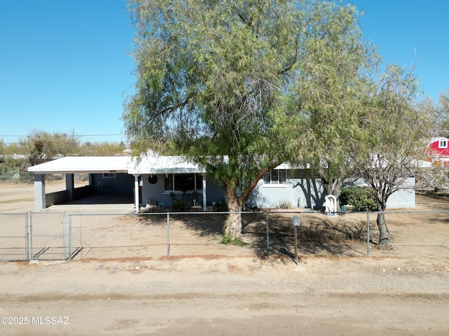view of front facade featuring a carport