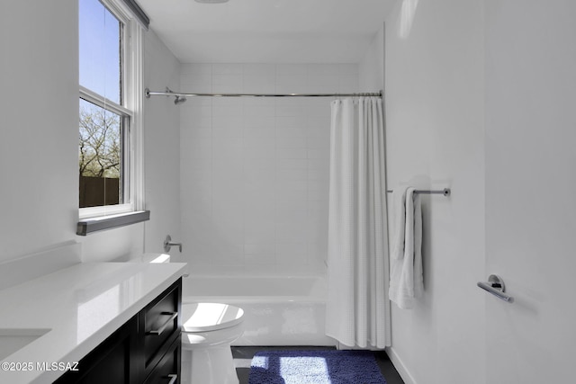 802 S 5th Ave, Tucson, AZ 85701 - bathroom with toilet, vanity, and shower / bath combo with shower curtain