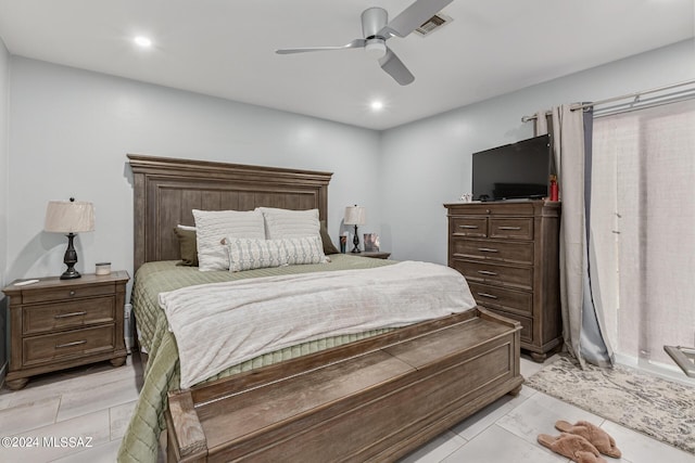 bedroom with ceiling fan