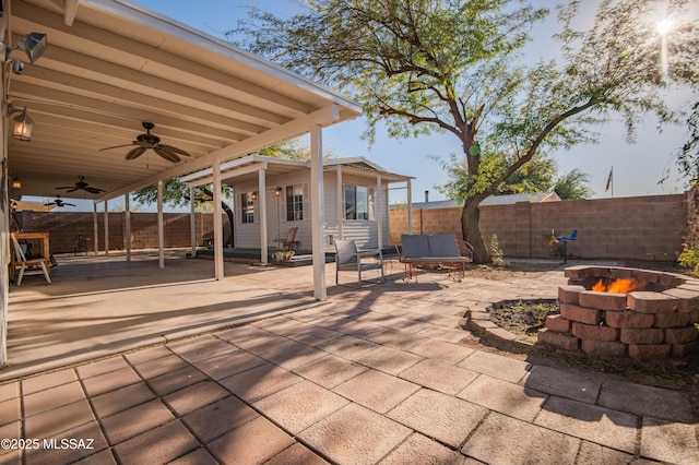 view of patio with ceiling fan