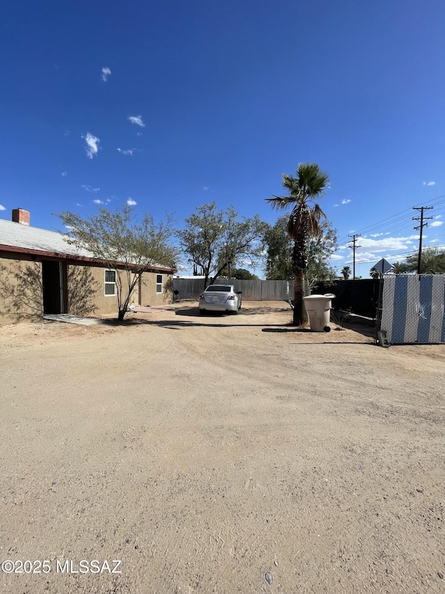 2221 S Sahuara Ave, Tucson, AZ 85711 - view of yard with fence