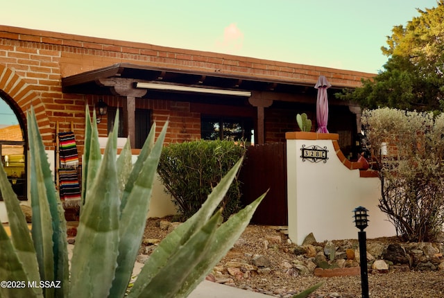 328 S Paseo Pena Unit C, Green Valley, AZ 85614 - exterior details with brick siding