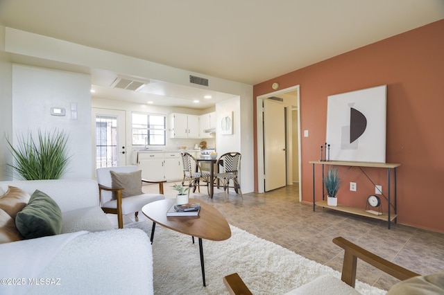 328 S Paseo Pena Unit C, Green Valley, AZ 85614 - living area featuring recessed lighting and visible vents