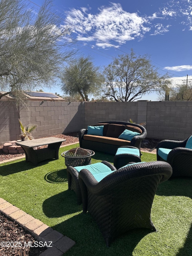 view of yard with an outdoor living space