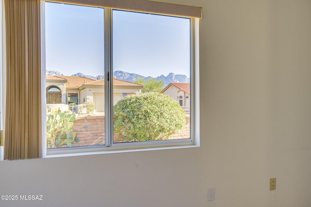 room details featuring a mountain view