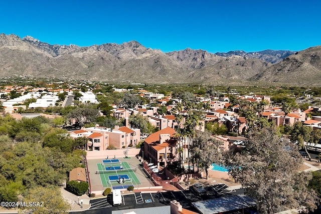 bird's eye view featuring a mountain view