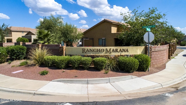 view of community / neighborhood sign