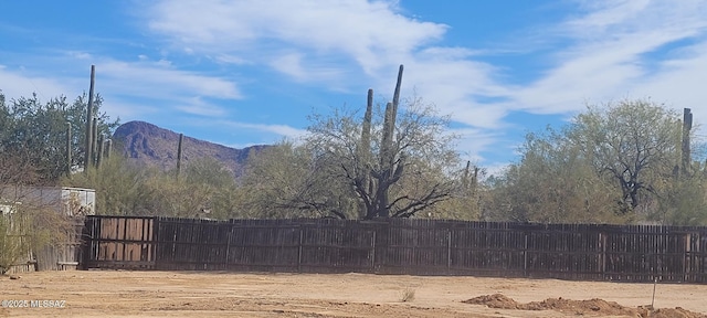 Listing photo 2 for 7130 N Featherstone Trl, Tucson AZ 85743