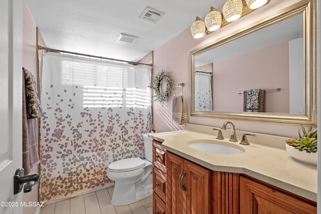 full bathroom with a shower with curtain, visible vents, vanity, and toilet