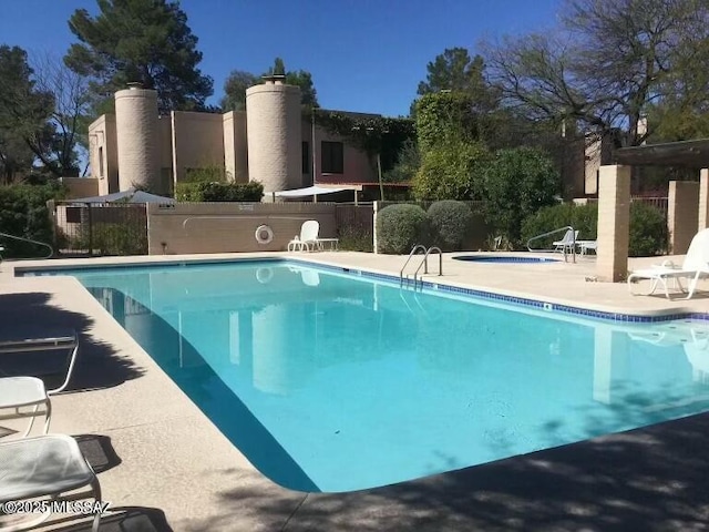 view of swimming pool