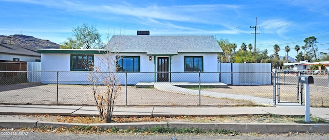 view of front of property