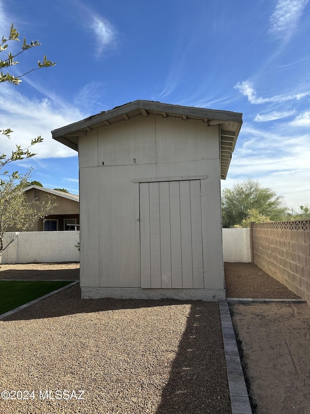 view of outbuilding