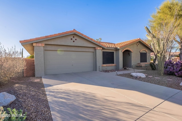 view of front of house featuring a garage