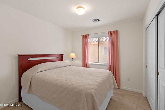 bedroom with a closet