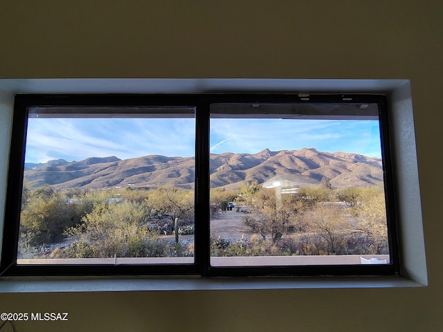 interior details featuring a mountain view