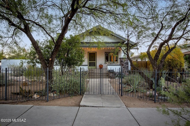 view of front facade featuring a porch