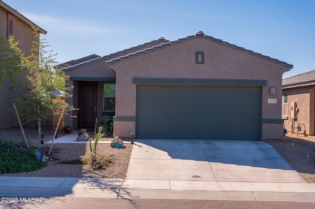 view of front facade featuring a garage