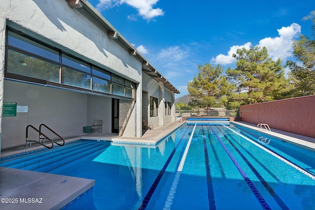 view of swimming pool