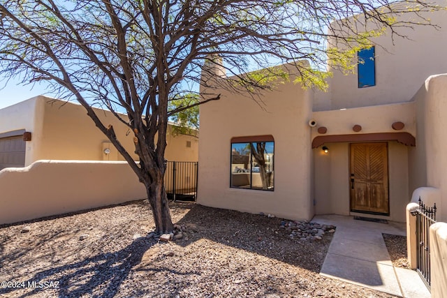 view of property entrance