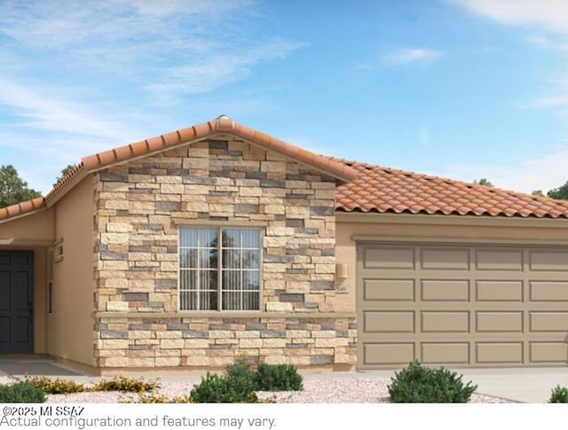 view of front of house featuring a garage