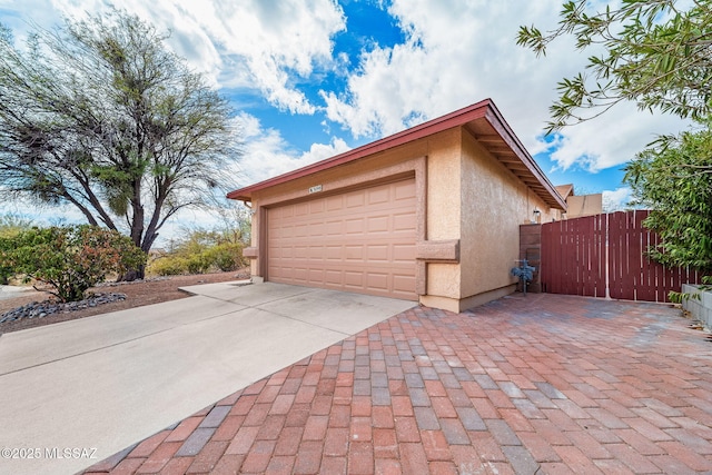 3098 S Giovanna Dr, Tucson, AZ 85730 - view of garage