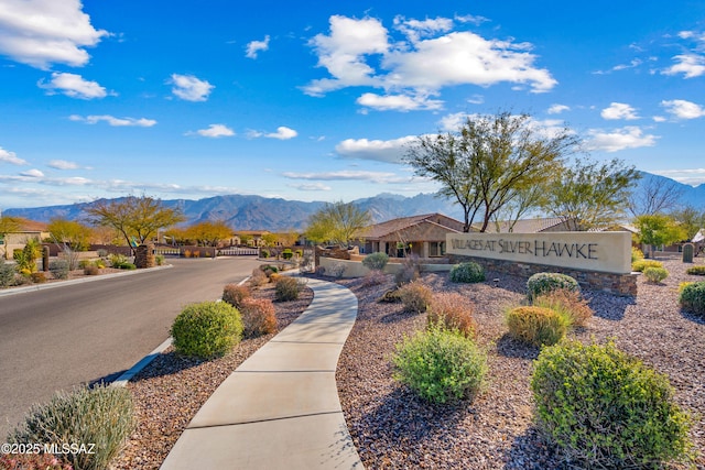 view of property's community featuring a mountain view