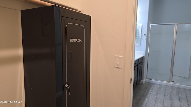 room details featuring wood finished floors and baseboards