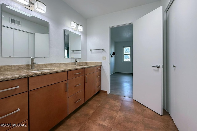 7471 E Serenity Ln, Tucson, AZ 85750 - full bathroom with double vanity