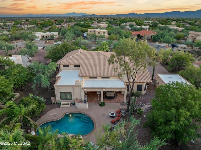 view of aerial view at dusk