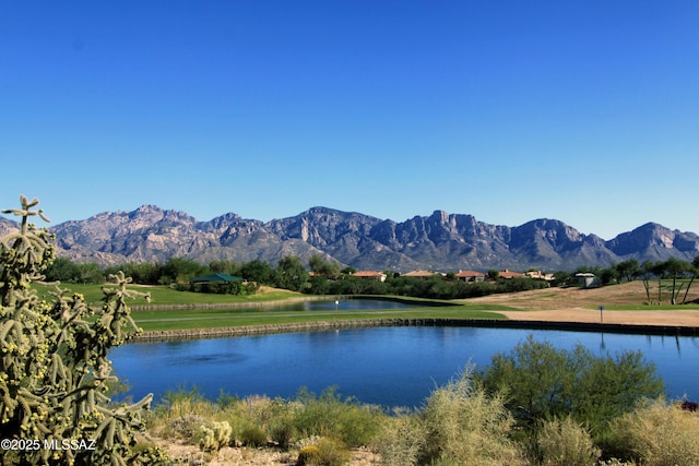 water view with a mountain view