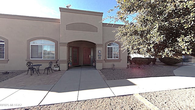 view of front of property with stucco siding