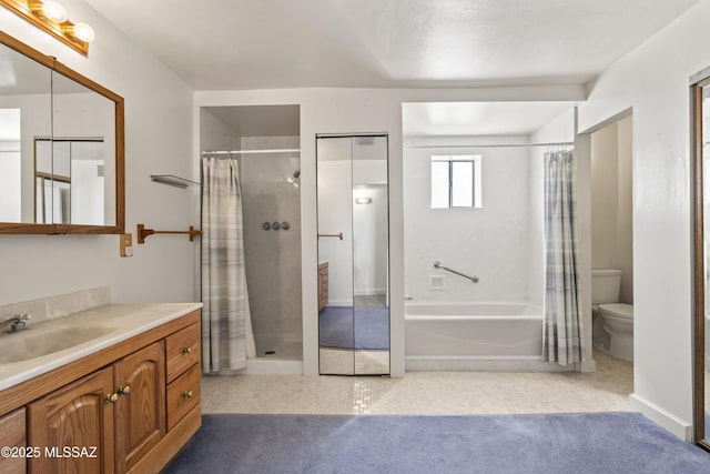 full bathroom featuring a shower with curtain, vanity, toilet, and a bathing tub