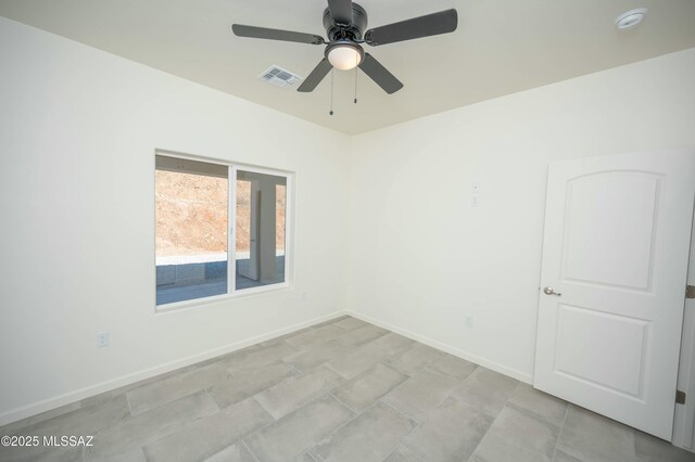 unfurnished bedroom featuring a ceiling fan, baseboards, and a closet