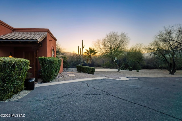 exterior space featuring driveway