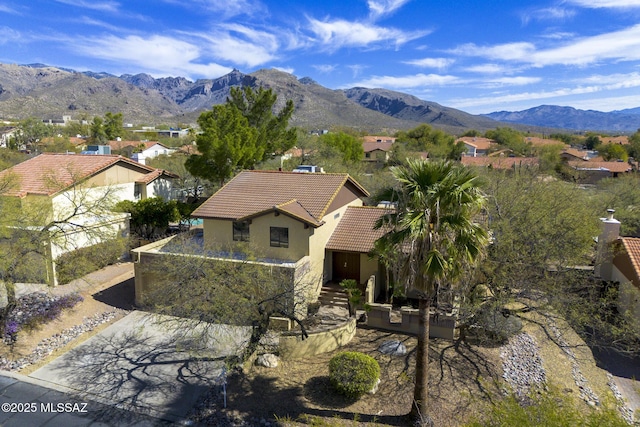 bird's eye view with a mountain view