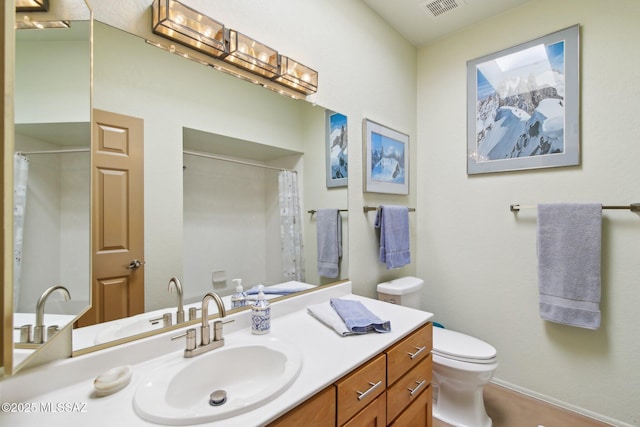 full bathroom with visible vents, curtained shower, toilet, and vanity