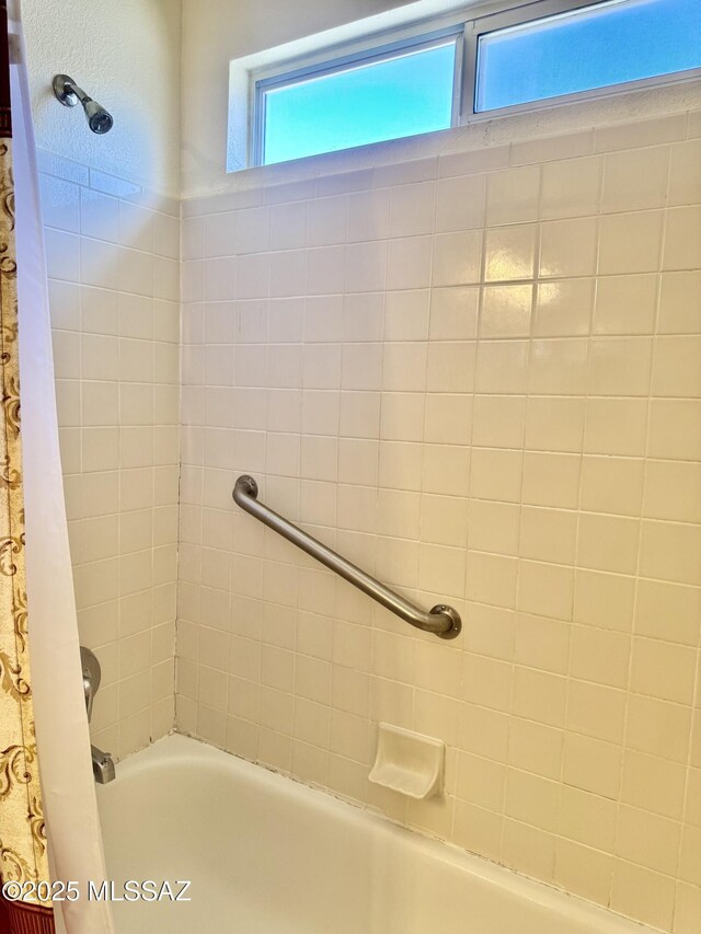 full bath with shower / bathtub combination