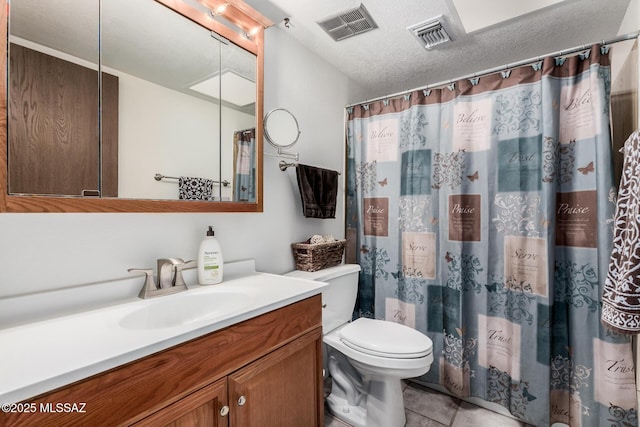 full bath with toilet, visible vents, a textured ceiling, and vanity