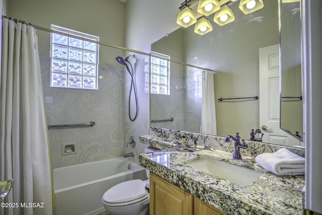 13517 N Heritage Gateway Ave, Marana, AZ 85658 - bathroom with vanity, toilet, and shower / tub combo