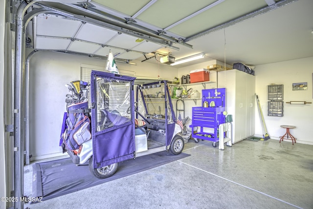 13517 N Heritage Gateway Ave, Marana, AZ 85658 - garage featuring a garage door opener