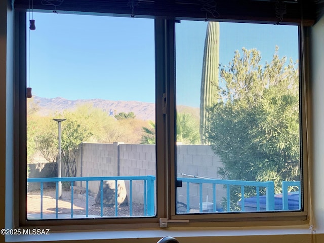 room details featuring a mountain view