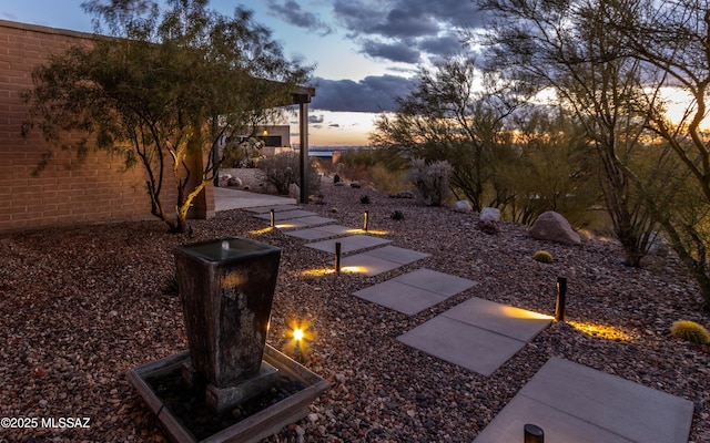 view of yard featuring a patio