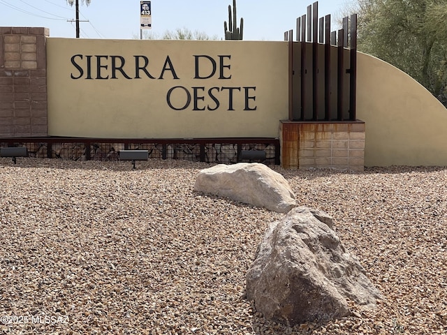 view of community / neighborhood sign