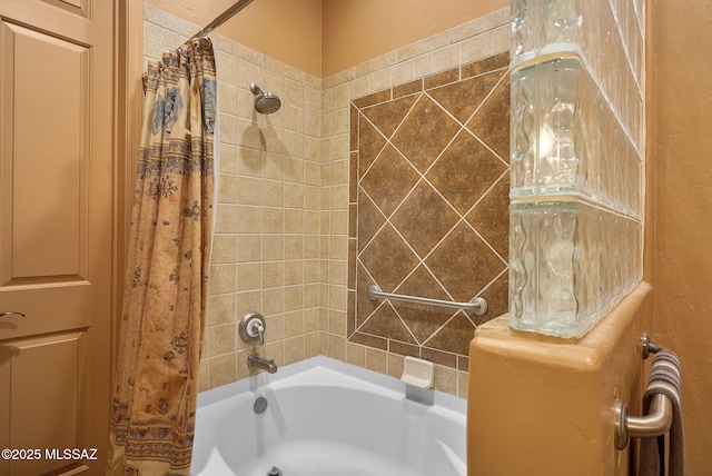 bathroom featuring shower / bath combo