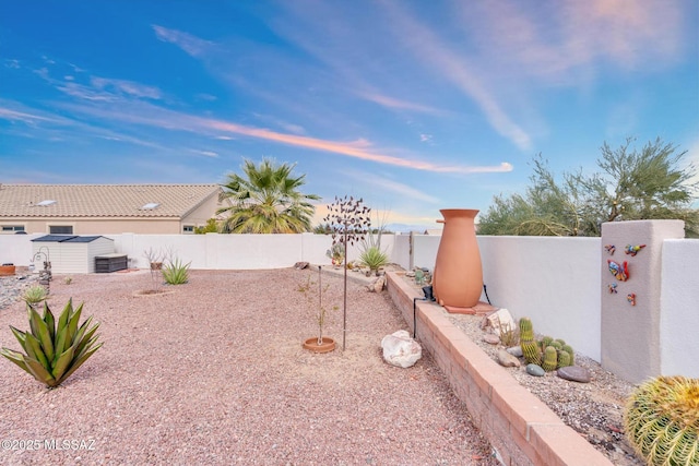 view of yard featuring a fenced backyard