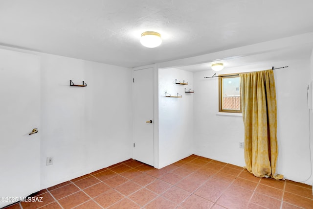 757 W Glenn St, Tucson, AZ 85705 - view of tiled spare room