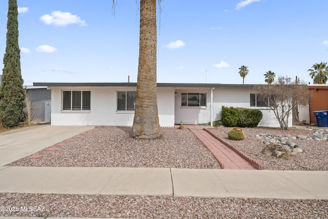 1056 W King St, Tucson, AZ 85705 - view of single story home