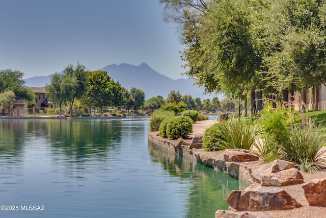 water view featuring a mountain view