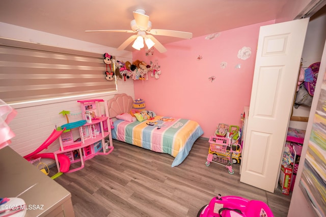 2724 N Green Pl, Nogales, AZ 85621 - bedroom with a ceiling fan and wood finished floors